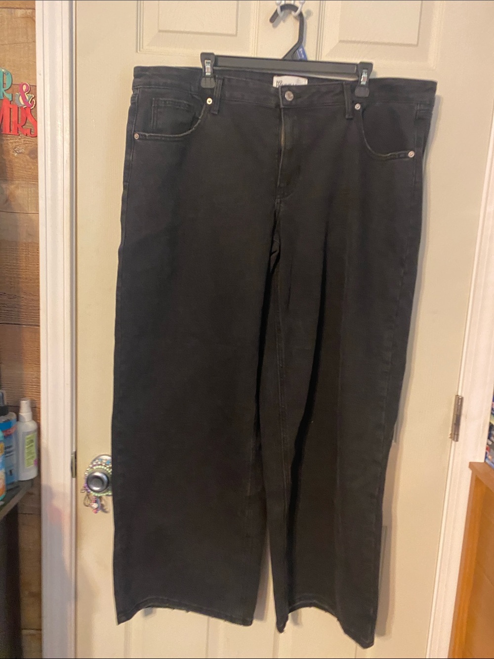 No Boundaries Men's Black Straight Jeans